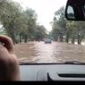 Hujan Sejak Pagi, Banjir di Probolinggo Lumpuhkan Jalur Pantura