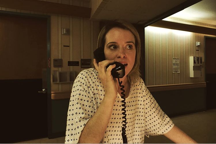 Claire Foy dalam film psikologi horor Unsane (2018).