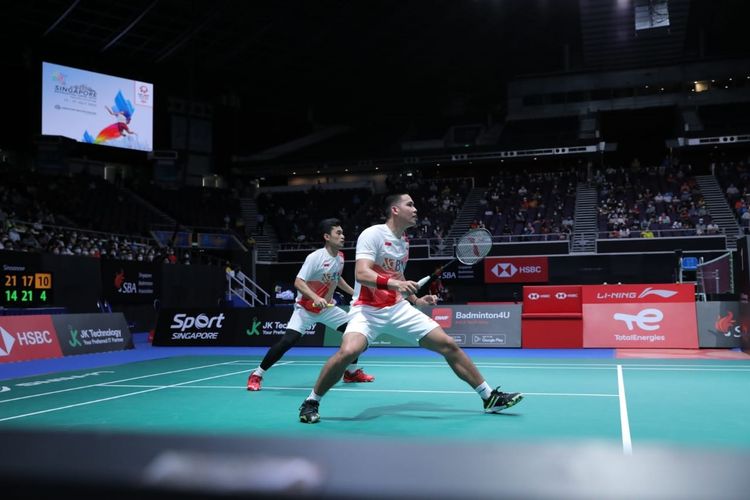 Pasangan ganda putra Indonesia Leo Rolly Carnando/Daniel Marthin saat beraksi pada Singapore Open 2022 yang berlangsung pada 12 hingga 17 Juli 2022.