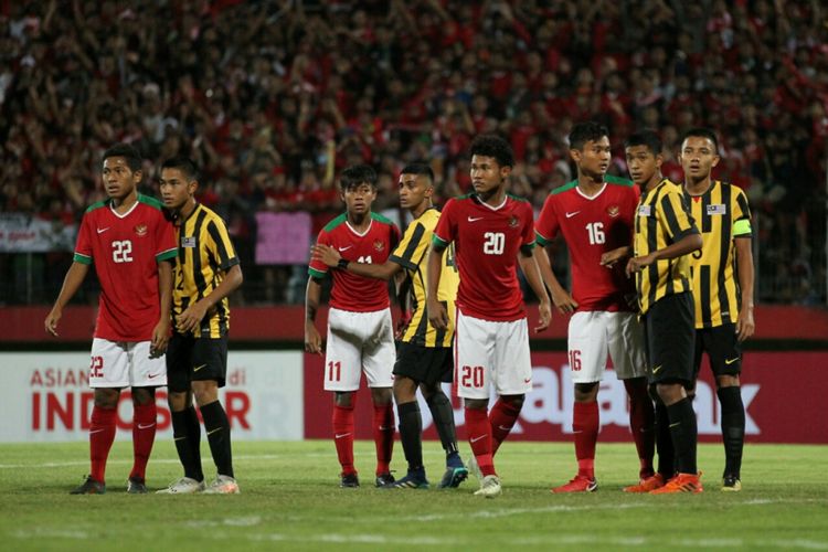 Pertandingan semifinal Piala AFF U-16 2018 antara Indonesia dan Malaysia yang digelar di Stadion Sidoarjo, Kamis (9/8/2018).