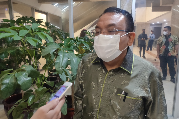 Anggota Komisi IX DPR dari Fraksi PAN Saleh Partaonan Daulay saat ditemui di Kompleks Parlemen Senayan, Jakarta, Rabu (24/11/2021).