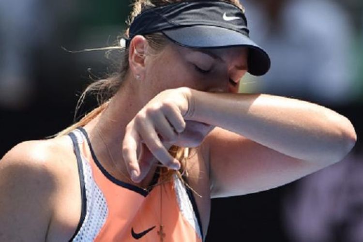 Maria Sharapova takluk di perempat final Australia Terbuka dari Serena Williams pada 26 Januari 2016. Usai kekalahan itu, Sharapova gagal dalam tes doping. 