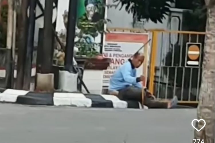 ODGJ meresahkan masyarakat di Jalan Hanoman, Kota Semarang, Jawa Tengah