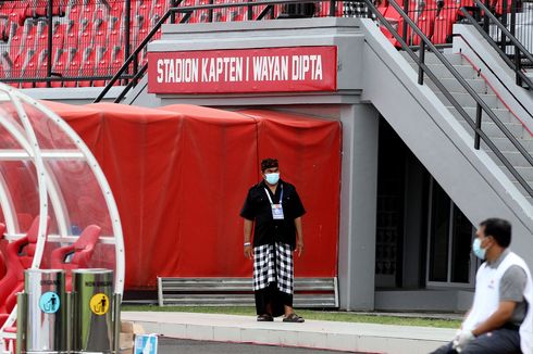 Pecalang Stadion, Kala Adat Bersinergi dengan Sepak Bola Indonesia