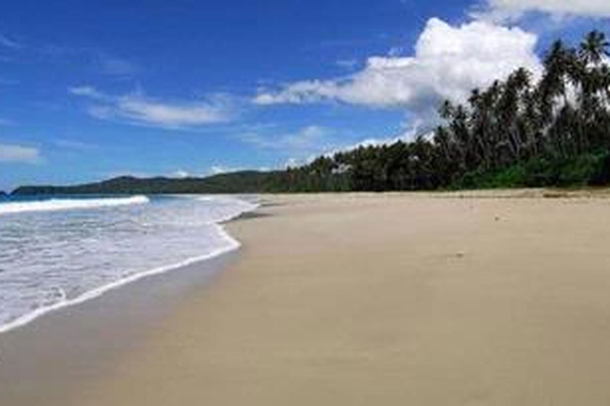 Pantai di Nias.