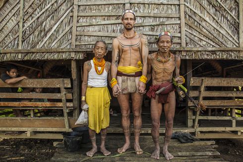 Kisah Rob Henry, Bule yang Menemukan Jati Diri di Antara Suku Mentawai