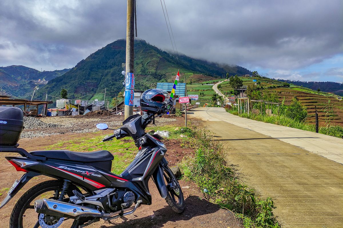 Tol Kahyangan Bawang-Dieng.