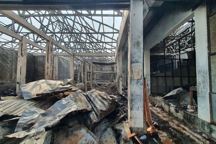 Pasar Trowono, Paliyan, Gunungkidul yang terbakar. Jumat (6/12/2024)