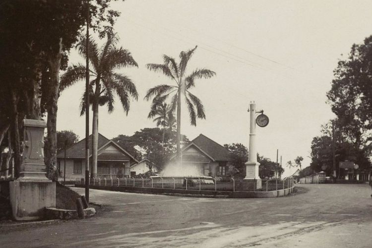 Foto alun-Alun Gereja di Salatiga selatan Semarang pada tahun 1930