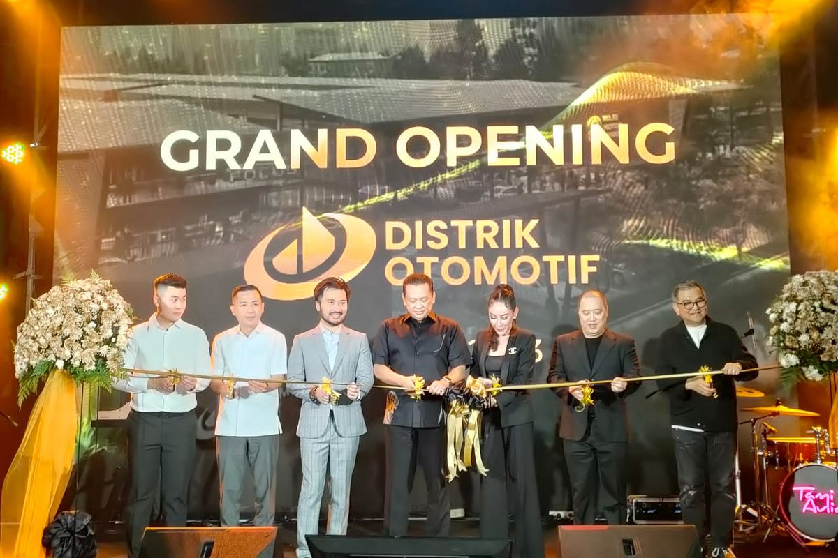 Terbesar dan Terlengkap di Indonesia Distrik Otomotif PIK2 di Resmikan
