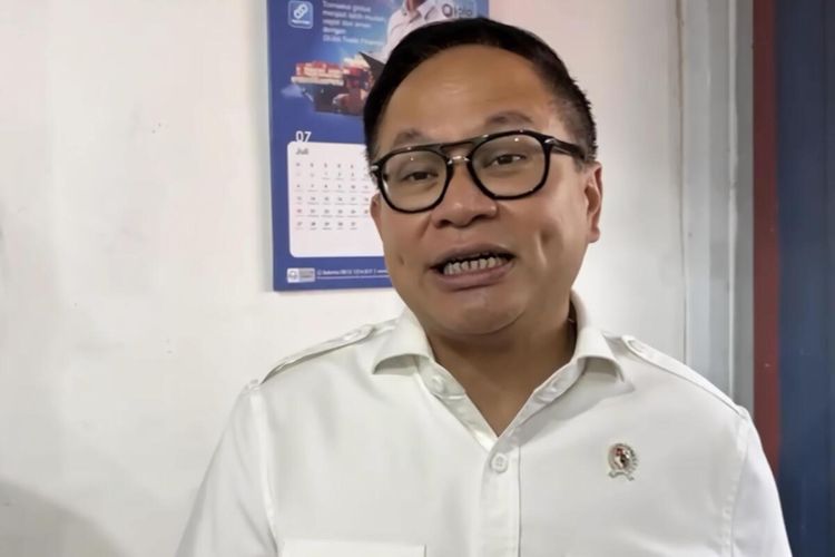 Wakil Menteri BUMN Kartika Wirjoatmodjo saat diwawamcarai di Kecamatan Cileunyi, Kabupaten Bandung, Jawa Bbarat, Rabu (6/8/2025)