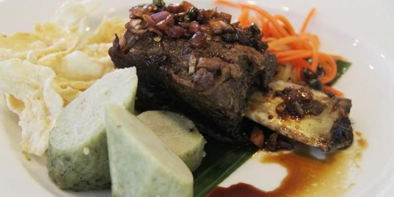 Menu Iga Sapi Bakar di Hotel Mercure Bali Legian.