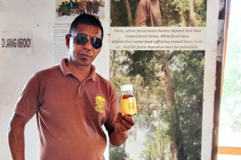 Kisah Emanuel Serodi, Berdaya Lewat Madu Hutan Kampung Leworok