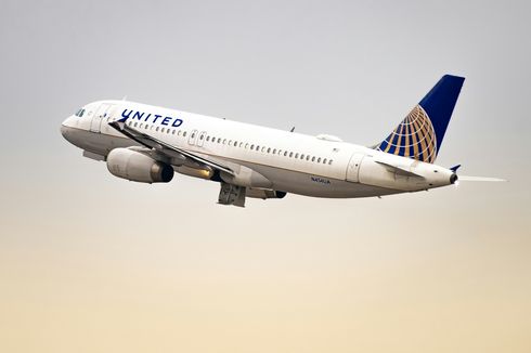 Puluhan Penumpang United Airlies Alami Sakit Misterius Saat Terbang, Ini Dugaan Penyebabnya