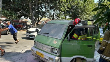 Angkot 'Uzur' Salabenda-Pasar Anyar Bogor Terbakar, Terdengar Ledakan
