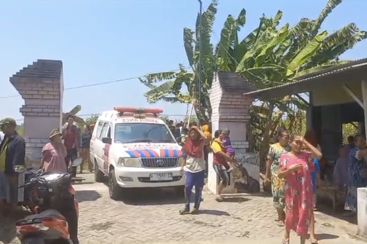 Evakuasi jenazah kakek di Sidoarjo yang sudah menjadi tulang