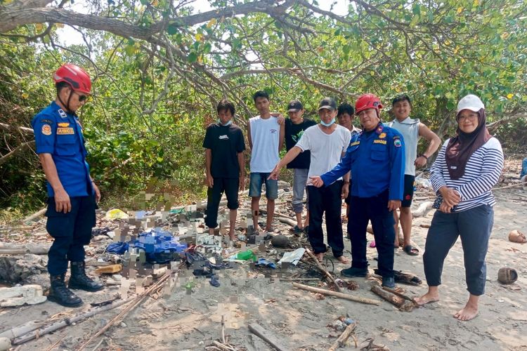 Kerangka Mayat Pria Ditemukan Terkubur di Pasir Pantai Lampung Selatan