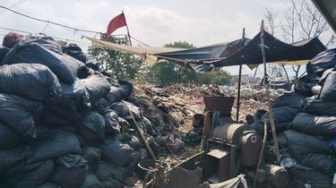 Seharusnya Hanya Olah Sampah Organik, Gunungan Sampah Anorganik Justru ada di Pasar Gedebage Bandung