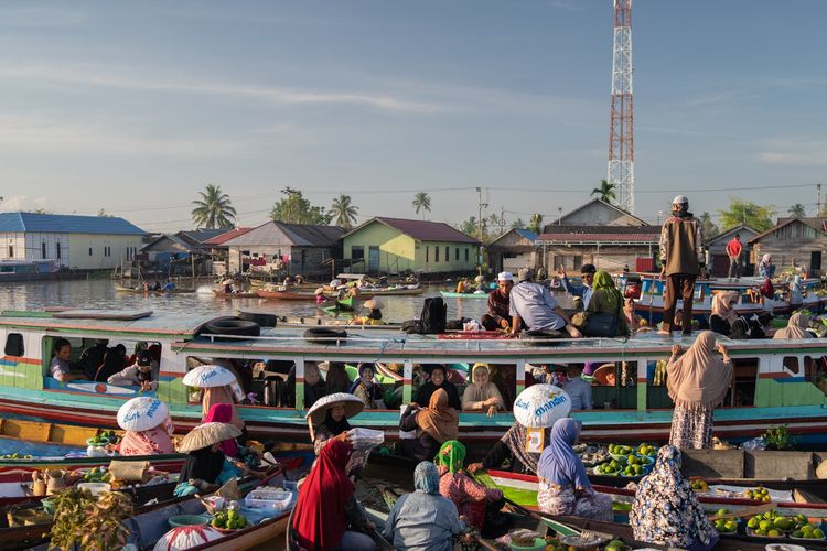 Bank Mandiri mendorong digitalisasi untuk mendukung pemerataan pertumbuhan lewat aplikasi Livin? by Mandiri yang banyak digunakan di daerah rural.