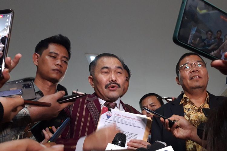 Pengacara keluarga Brigadir J, Kamaruddin Simanjuntak di Bareskrim Polri, Jakarta, Rabu (20/7/2022).