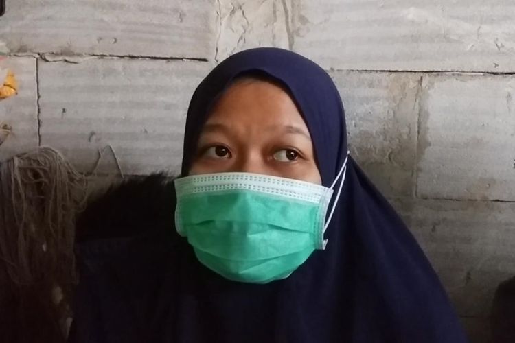 Ibu Hamil yang mendapatkan obat kedaluwarsa dari Puskesmas Kamal Muara, Penjaringan, Jakarta Utara