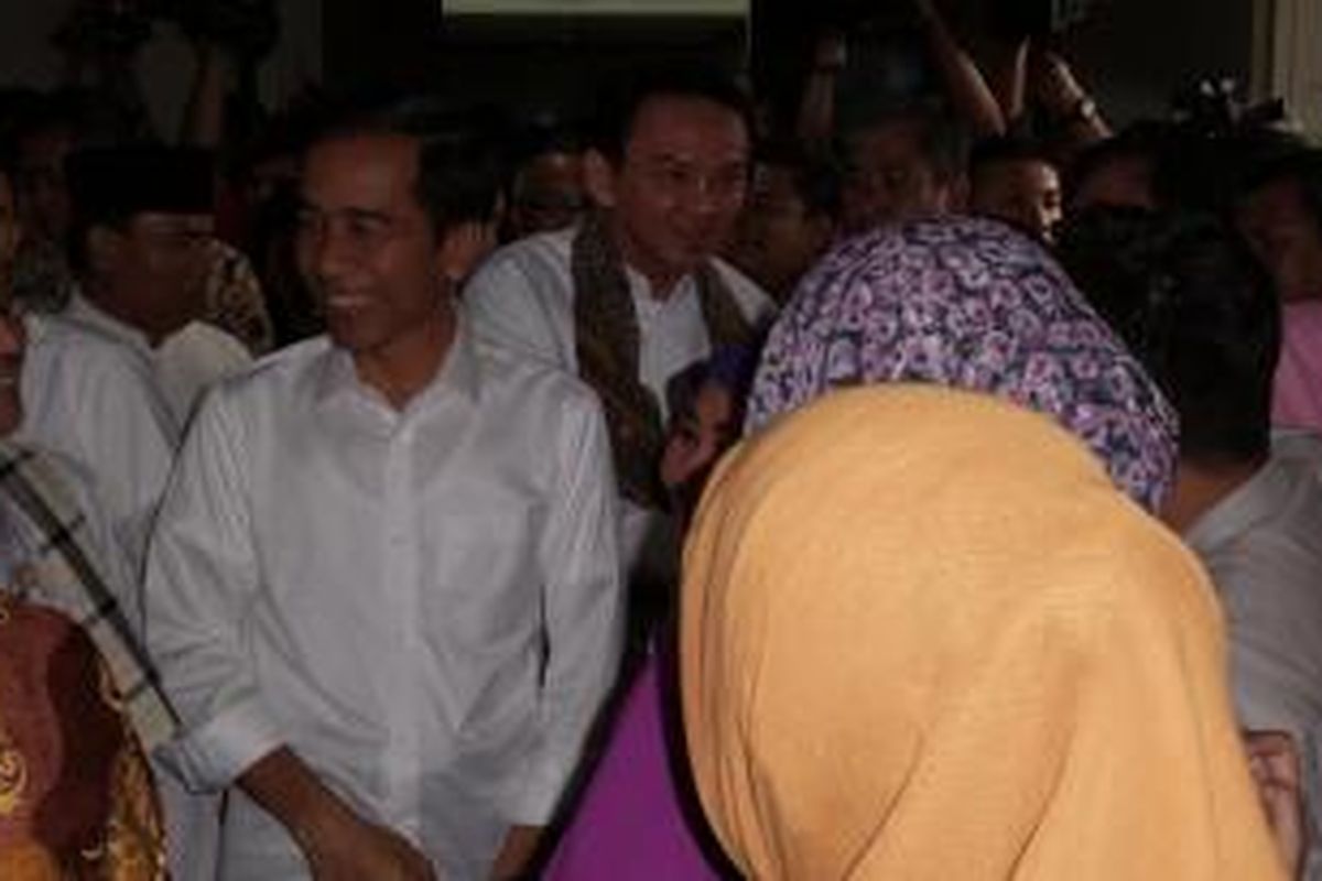 Suasana saat Joko Widodo berpamitan dengan PNS Balaikota DKI, Jumat (17/10/2014).

