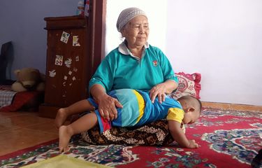 Kisah Nenek 100 Tahun Tukang Pijat Naik Haji, Menabung di Kresek ...