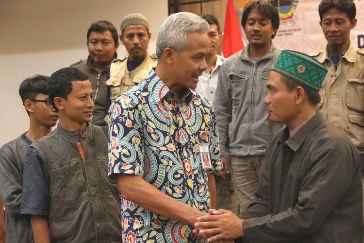 Gubernur Ganjar Pranowo menghadiri silaturahmi dengan Yayasan Gema Salam Jawa TengaH di Hotel Sala View, Surakarta, Jumat (28/6/2019). Yayasan Gema Salam mewadahi mantan napi terorisme yang ada di wilayah Jawa Tengah.
