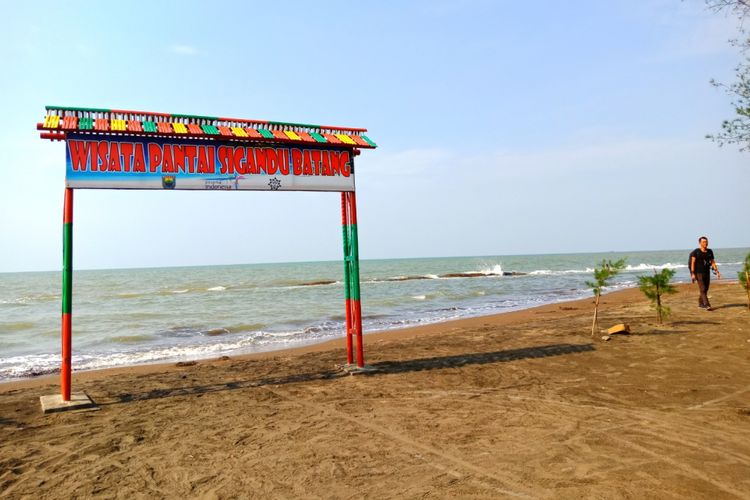 Pantai Sigandu, Kabupaten Batang, Jawa Tengah.