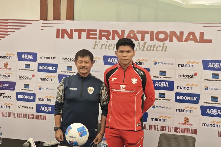 Pelatih Timnas U22 Indonesia, Indra Sjafri, dan Cahya Supriadi