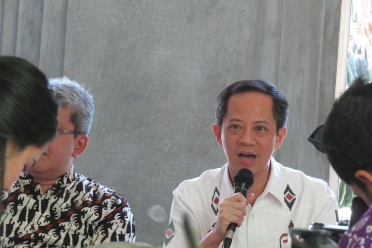 Deputi VI Bidang Koordinasi Perlindungan  Perempuan dan Anak Kemenko PMK Ghafur Darmaputra ketika memberi keterangan pers di Malang, Jawa Timur, Jumat (8/11/2019).