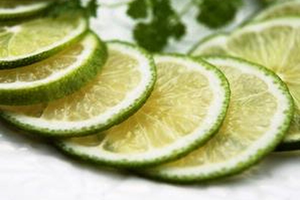 Jeruk nipis mengandung limonene yang bisa menangkal kanker kulit