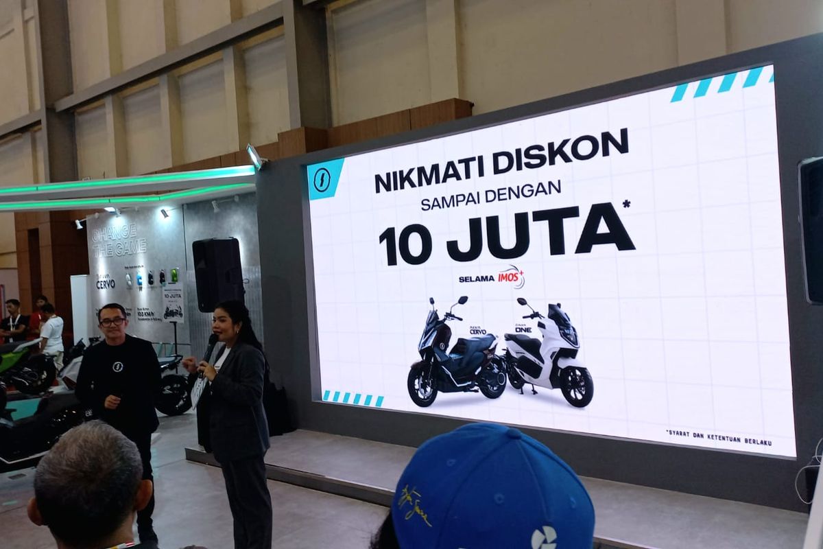 Booth Alva pada pameran otomotif Indonesia Motorcycle Show (IMOS) 2023