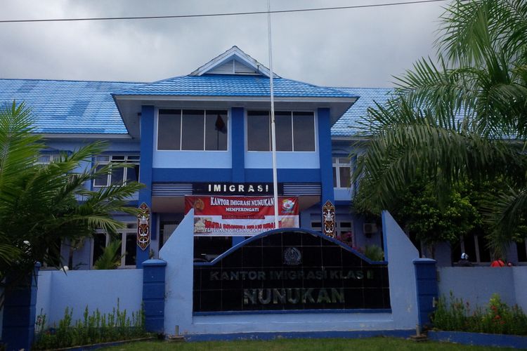 Kantor Imigrasi Kabupaten Nunukan, Kalimantan Utara, akan mendata anak-anak TKI yang bersekolah di sana. Pendataan dilakukan untuk mengetahui jumlah anak-anak TKI yang tak berdokumen bersekolah di Nunukan.