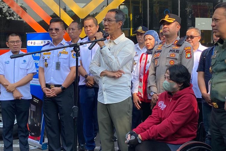 Penjabat Gubernur DKI Jakarta Heru Budi Hartono saat ditemui di Stasiun Kereta Bandara Soekarno-Hatta, Rabu (5/7/2023). 