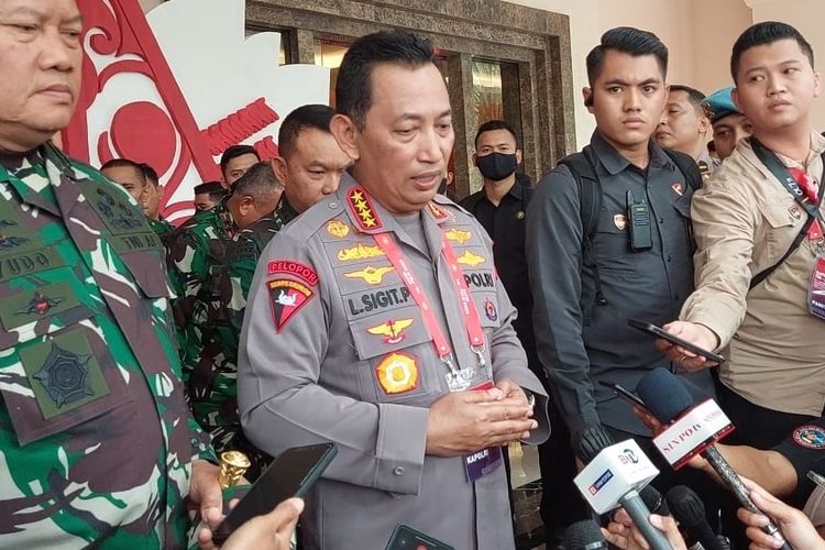 Kepala Kepolisian Negara Republik Indonesia (Kapolri) Jenderal Listyo Sigit Prabowo di Hotel Sultan, Jakarta, Rabu (8/2/2023).