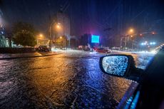 BMKG: Jabodebek Diguyur Hujan pada Siang hingga Malam, Potensi Petir dan Angin Kencang