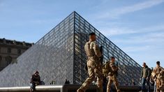 Polisi Perancis Salah Tangkap, Lepas 1 Tersangka Perampokan Louvre