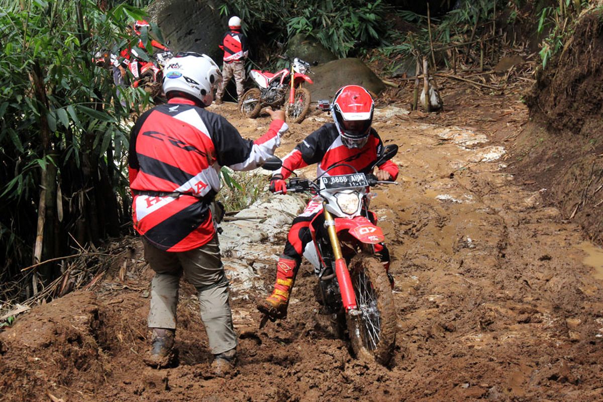 Test ride Honda CRF150L pada 14 - 15 November 2017.