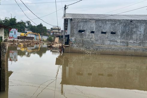Sudah 4 Bulan Permukiman Cipayung Depok Banjir, Akses Jalan Bulak Barat-Pasir Putih Terputus 