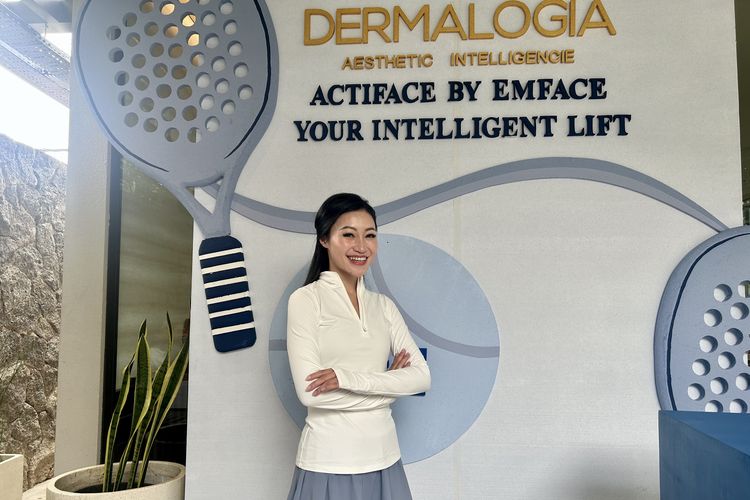 Dermatolog dari Dermalogia dr. Arini Widodo, SM, SpDVE, FINSDV saat ditemui di acara The Launch of EMFACE bersama BTL Aesthetics di Jakarta Selatan, Senin (28/7/2025).