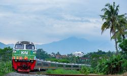 Hari Pertama Nataru, KAI Antarkan 101.427 Penumpang di Jawa dan Sumatera