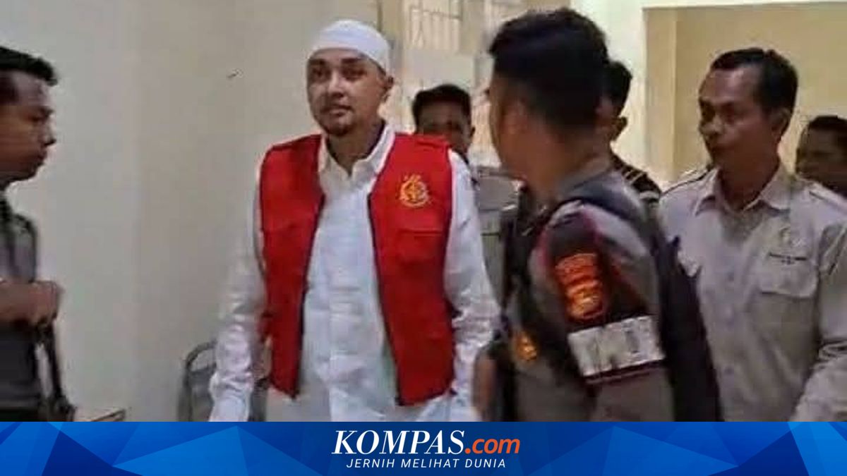 Eks Kapolres Bima Kota Didakwa Terima Uang Pelicin Narkoba Mingguan Rp 200 Juta