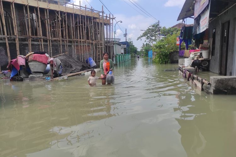 Tiga Hari Terendam Banjir, Warga Demak Mulai Keluhkan Penyakit