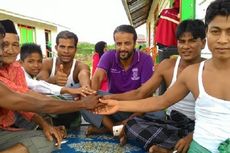 Pria Asal Maroko Ini Menabung Setahun demi Kunjungi Warga Rohingnya di Aceh
