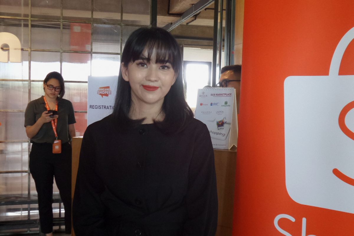 Fashion influencer sekaligus k-pop enthusiast, Sasyachi dalam acara BincangShopee di kawasan Cipete, Jakarta Selatan, Kamis (17/1/2019). 