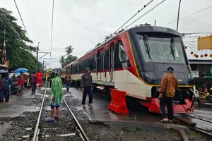 KA Bandara Tabrak Truk, Penumpang Tujuan Bandara Soetta Diminta Gunakan Transportasi Lain