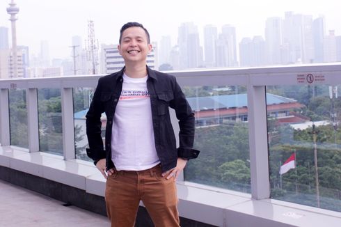 Ernest Prakasa: Bikin Ketawa Live Audiens Itu Enggak Bisa Tergantikan Online