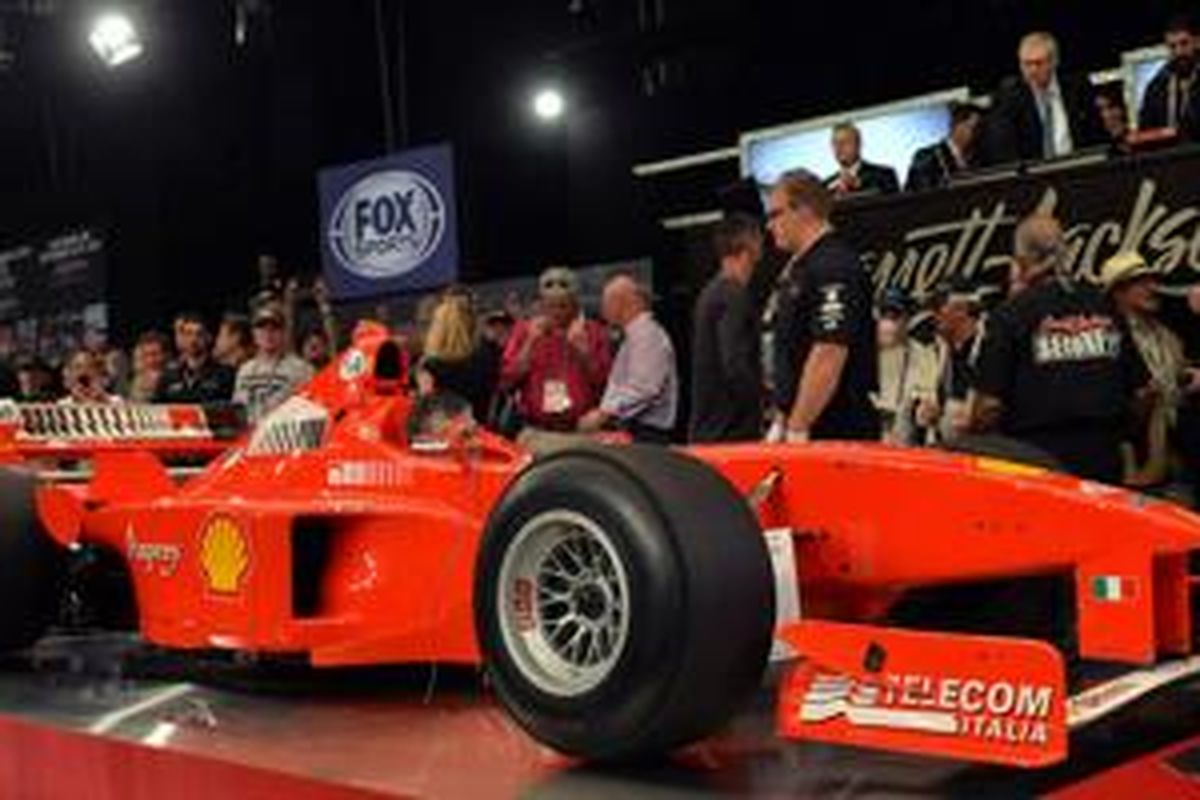 Ferrari F300 yang pernah dkendarai Schumi dilelang, dan laku Rp 20 miliar.