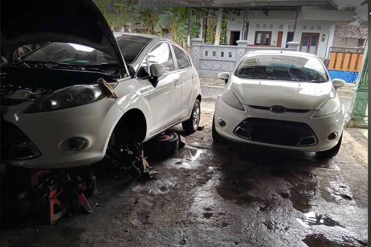 Perbaikan kaki-kaki mobil di bengkel spesialis Ford Trucuk Klaten
